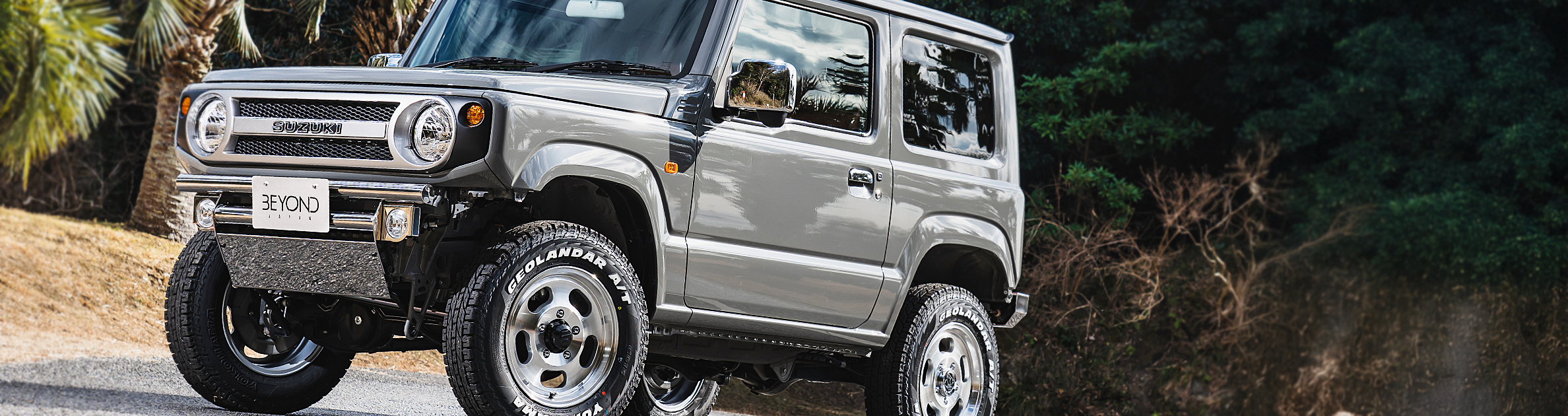 CODE 18 | レトロなムードを醸し出すモノトーンメイク：極限までメリハリを追求したCODE18は、そんな志向のユーザーをも虜にするに違いない。